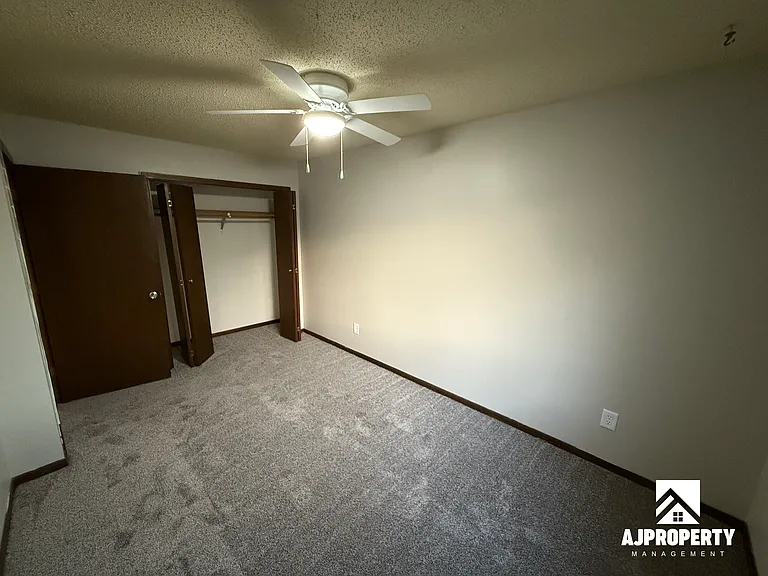 516 N Cliff Ave — Photo 12
