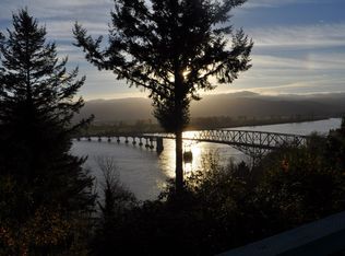 530 Columbia St, Cathlamet, WA 98612