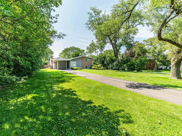 826 Midway Rd, Northbrook, IL 60062