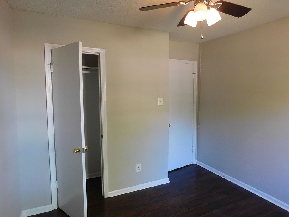 1st image of 3135 Briarwood Dr