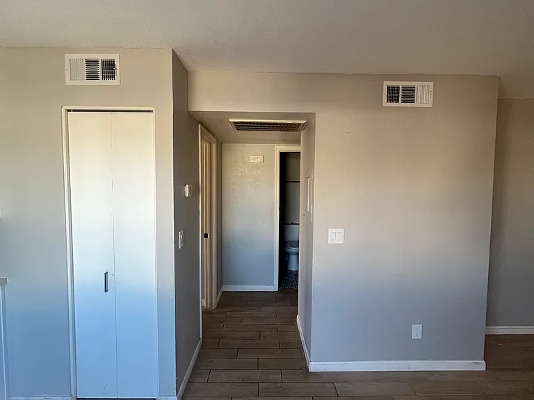 2851 E Capri Cir — Photo 23