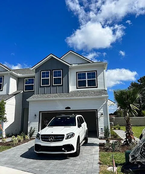 Brookdale Ct — Photo 1