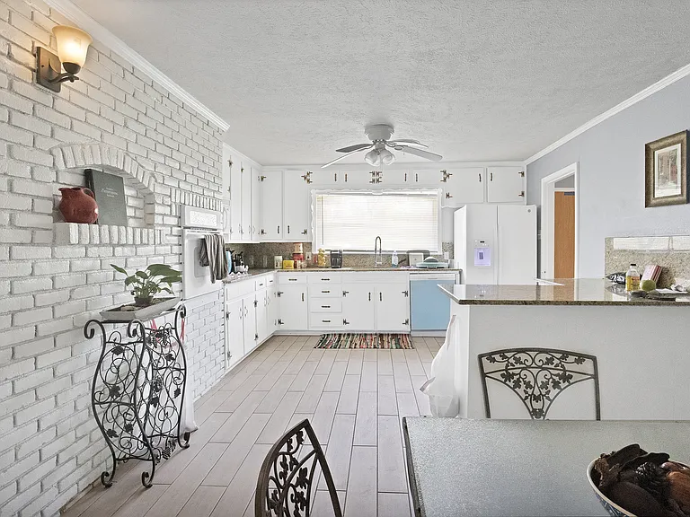 5009 Strummer Dr — Photo 4