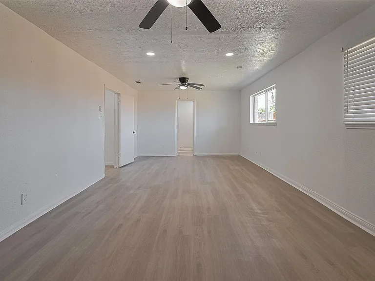 6219 Canada Dr — Photo 24