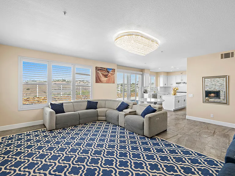 2438 Calle Aquamarina — Photo 16