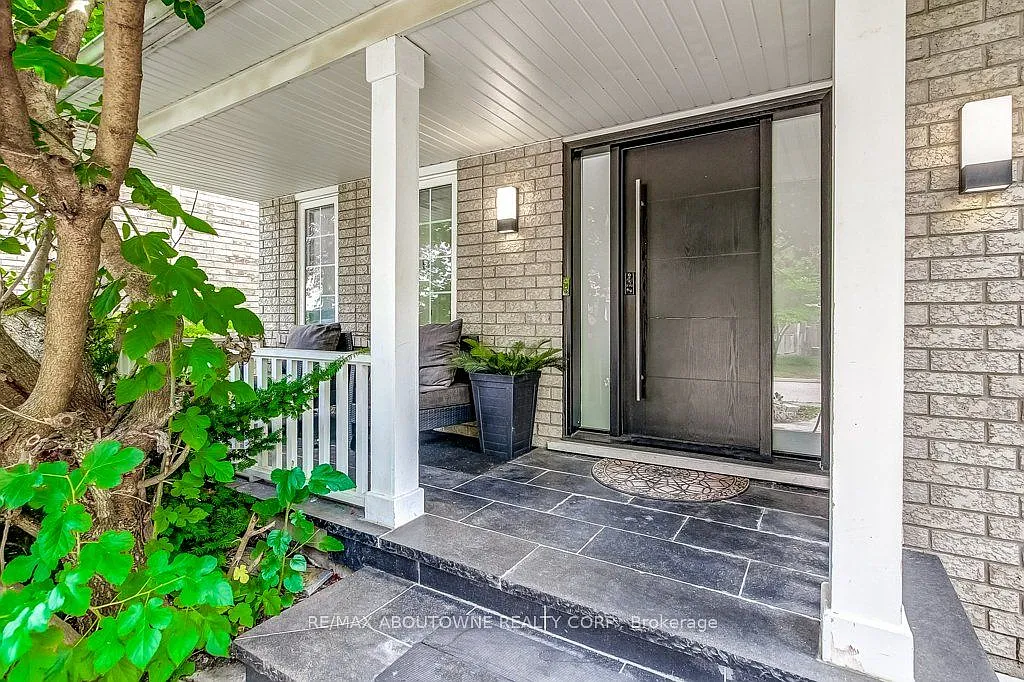 3 bed, $4,200 — Photo 2