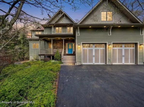88 Lakeview Timbers Dr, Gouldsboro, PA 18424