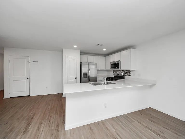 1607 Red Oak Dr — Photo 21