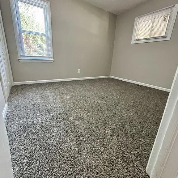 330 Richmond Dr — Photo 13
