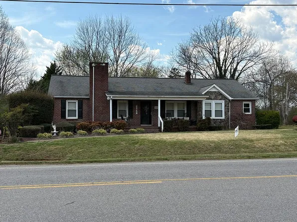 907 Sparta Rd, North Wilkesboro, NC 28659