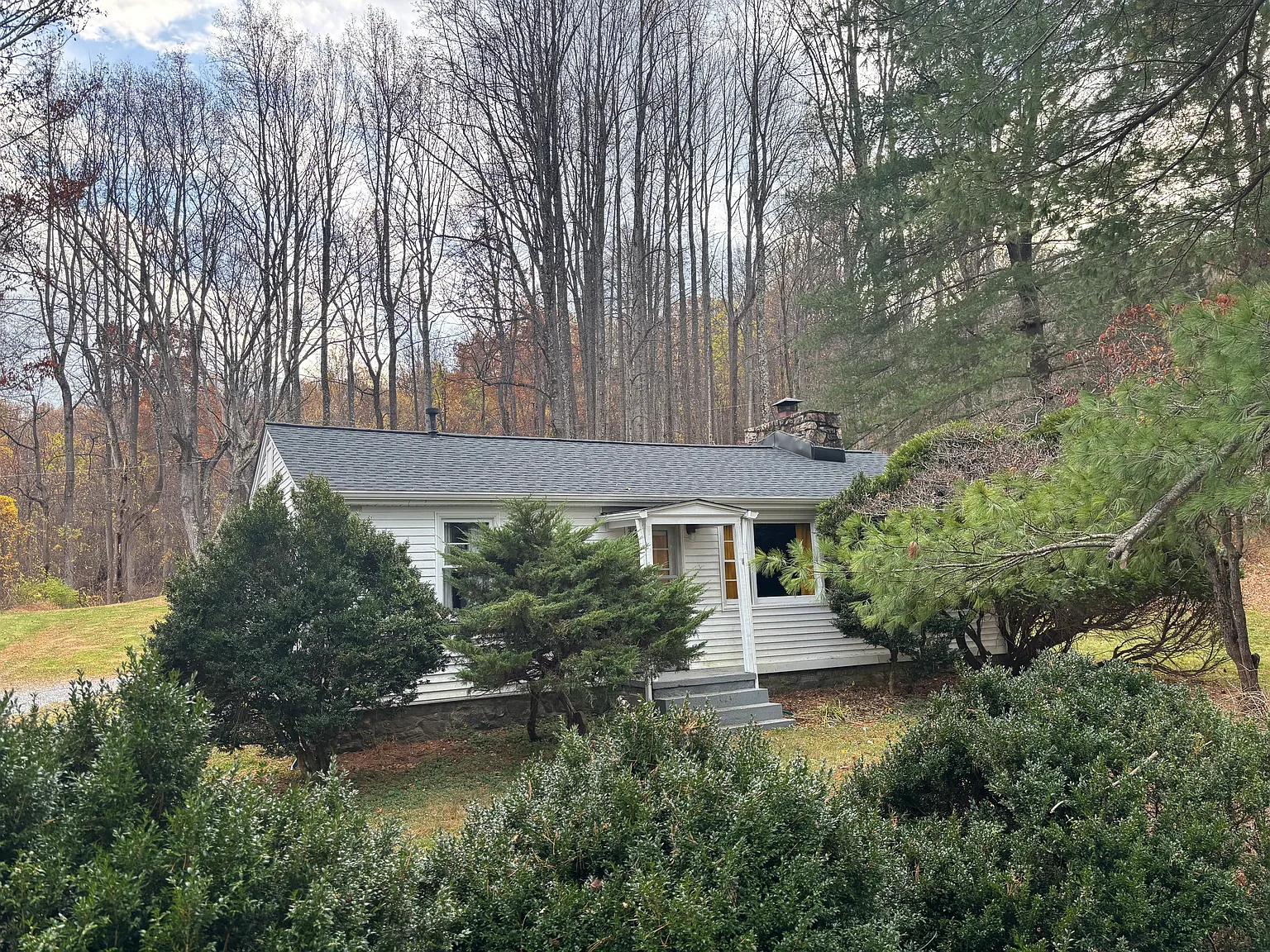 69 Bronson Ln — Photo 1