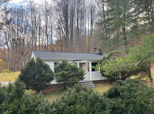 69 Bronson Ln, Sperryville, VA 22740