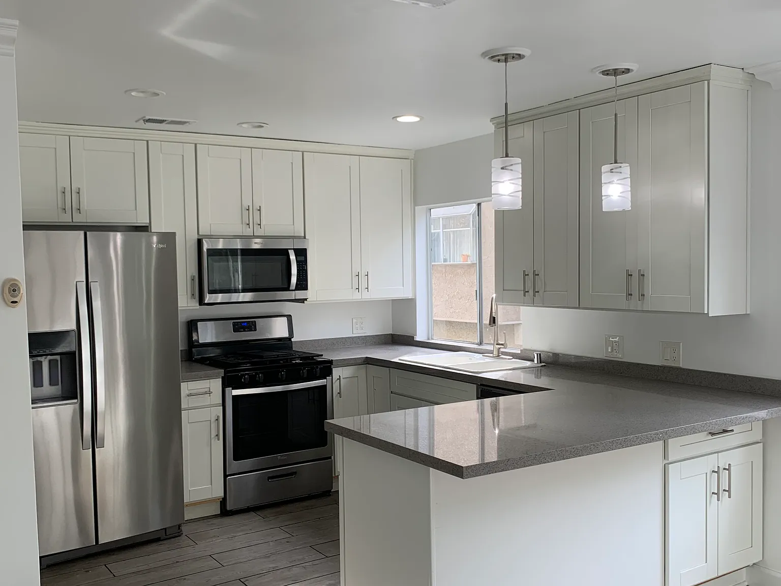 2 bed, 2.5 bath, 1014 sqft, $4,199 — Photo 1