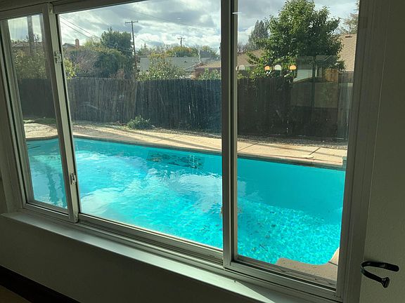 2nd image of 1106 Parkview Dr