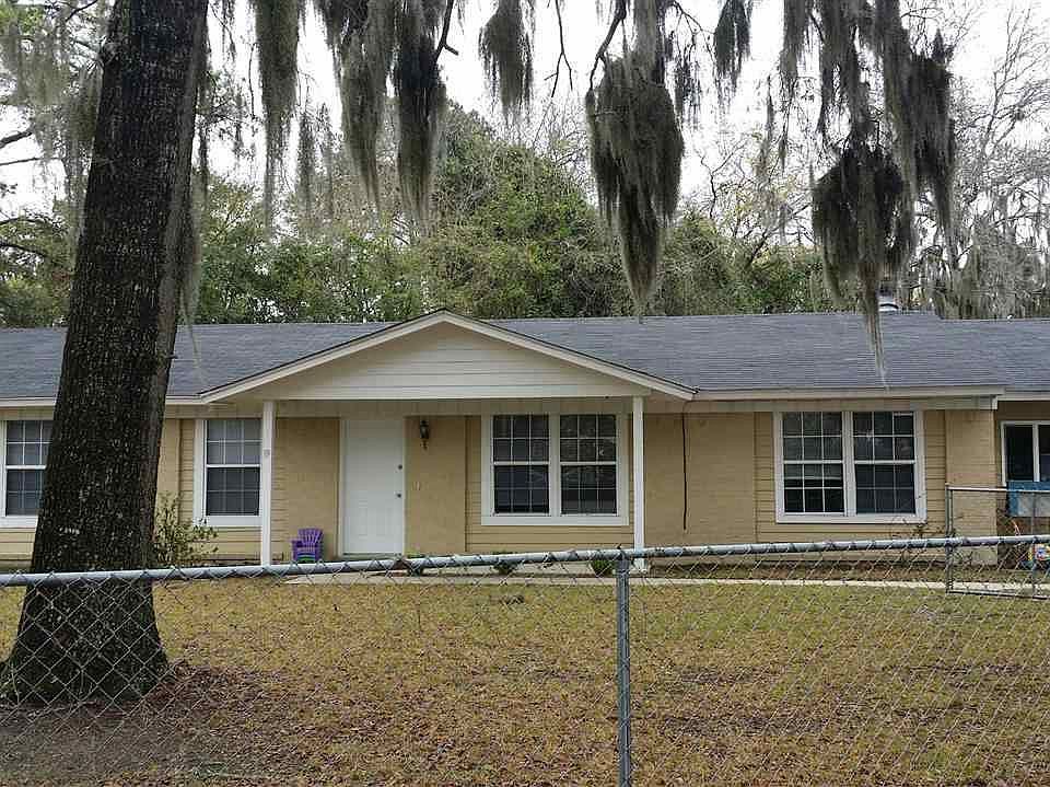 1st image of 19 Red Oak Drive
