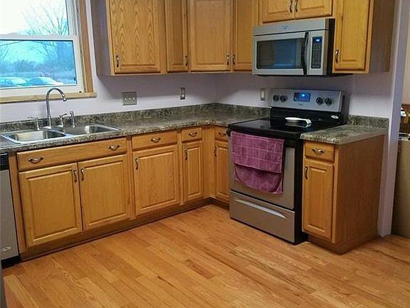 3rd image of 28791 E Broadway St