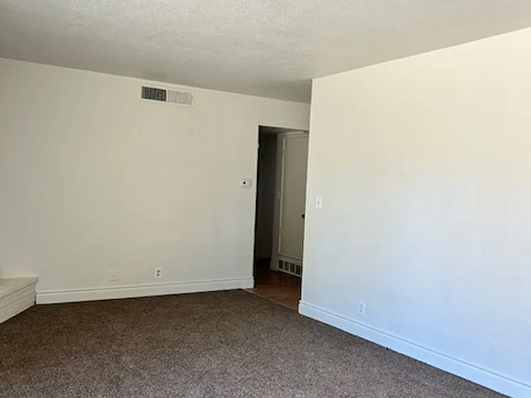 4436 N Van Dyke Ave — Photo 4