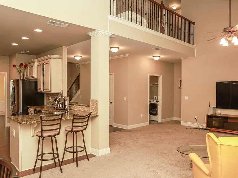 2241 Line Dr — Photo 8