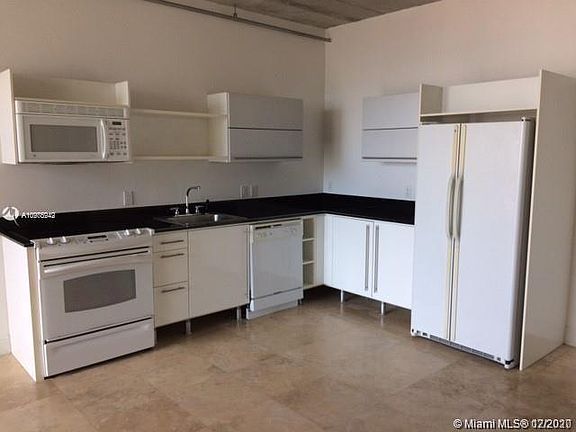 4th image of 690 SW 1st Ct APT 2025