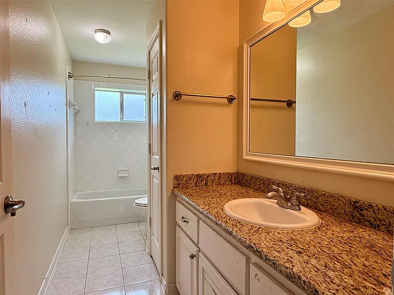 1702 Fantasy Woods Dr — Photo 14