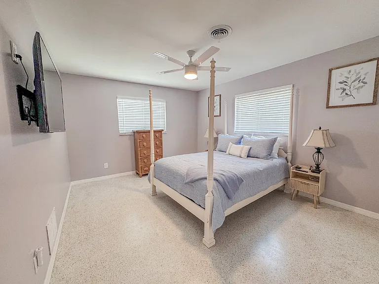 2825 N Beach Rd — Photo 12