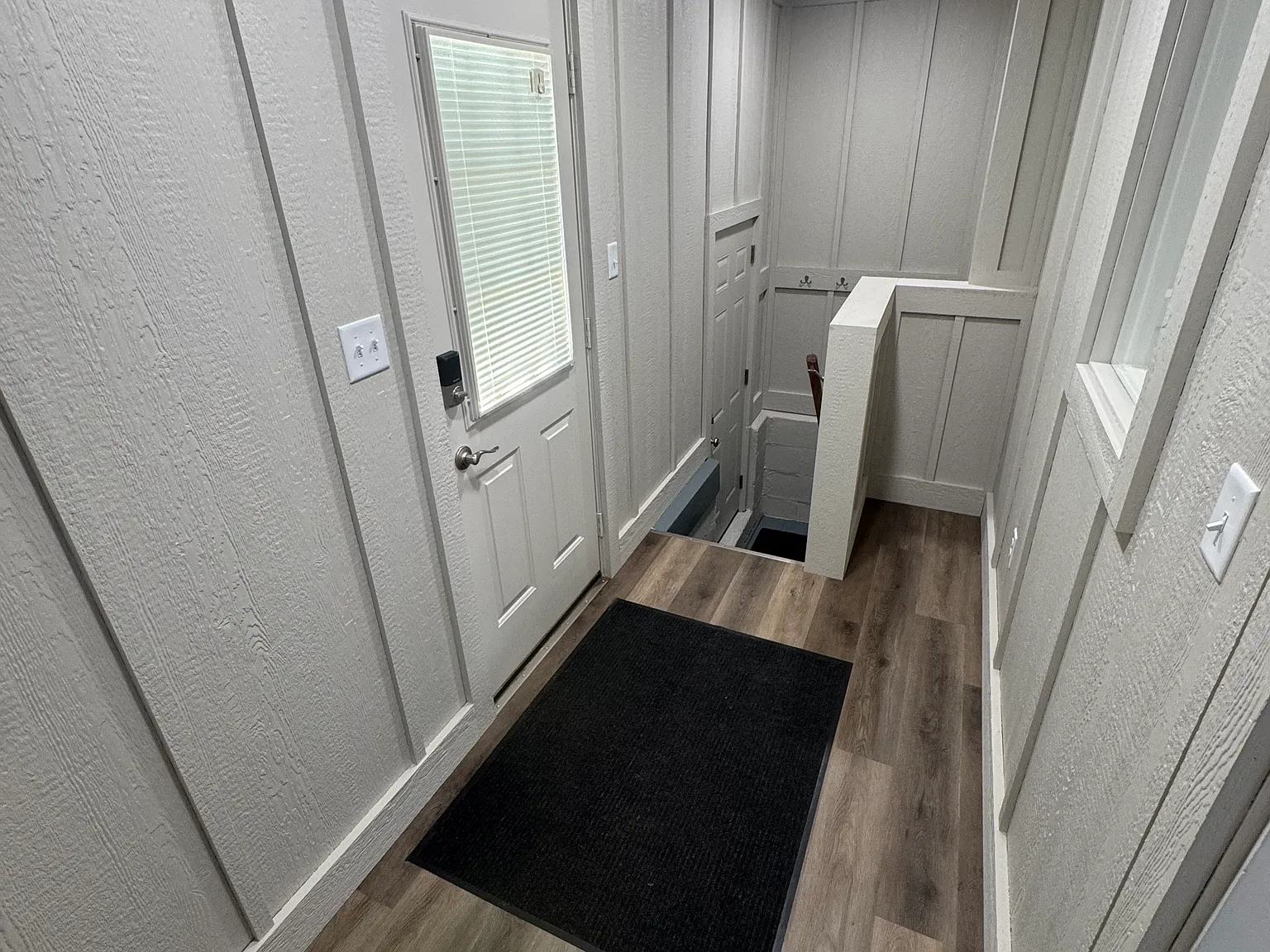 3 bed, 1092 sqft, $1,900 — Photo 4