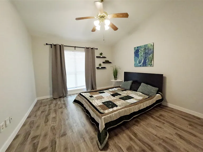 1881 Bering Dr #6 — Photo 24