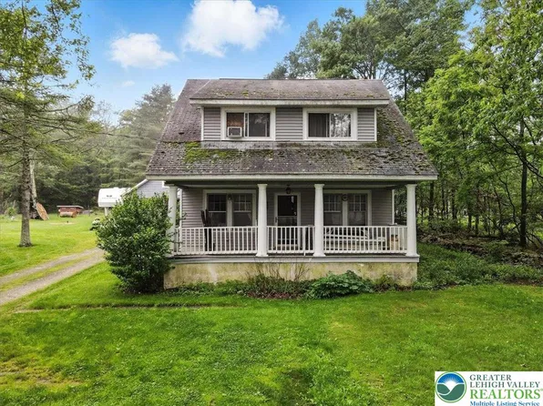 300 Highway 590, Greeley, PA 18425