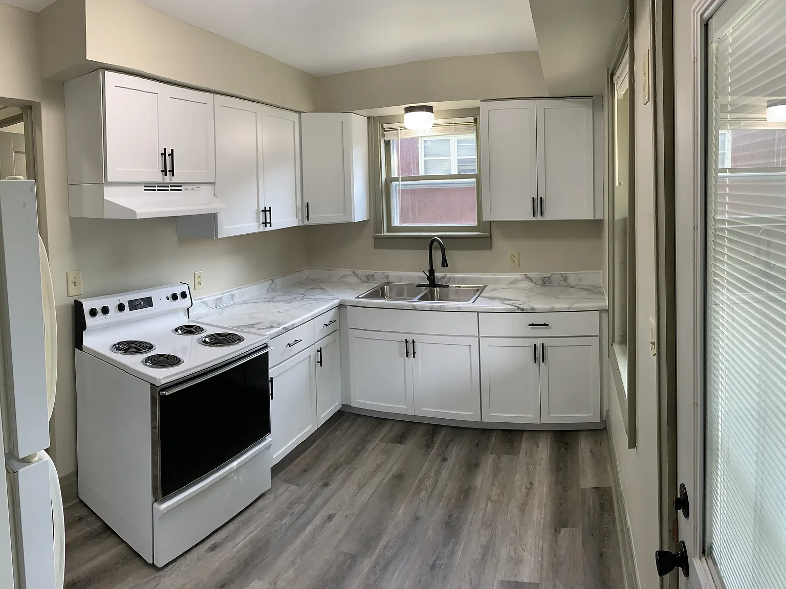 2 bed, 850 sqft, $1,000 — Photo 1