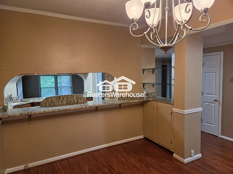 203 Ivy Green Ln — Photo 7