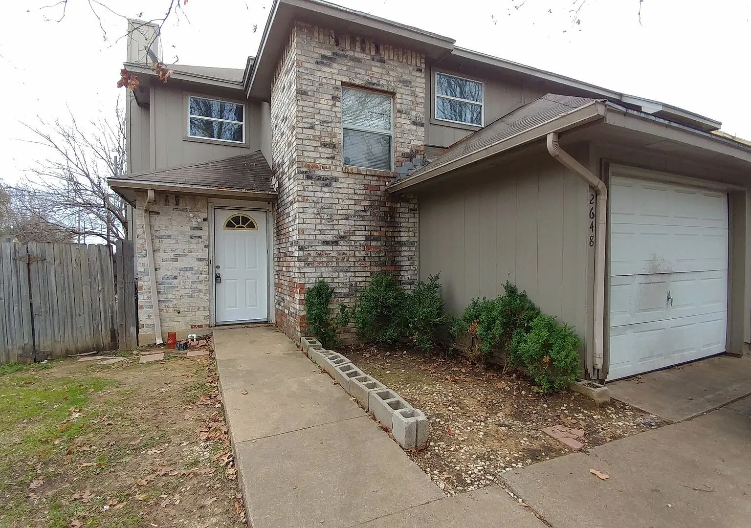 4 bed, 1.5 bath, 1493 sqft, $1,900 — Photo 1