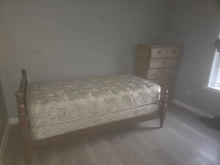 6873 Saline Dr — Photo 3