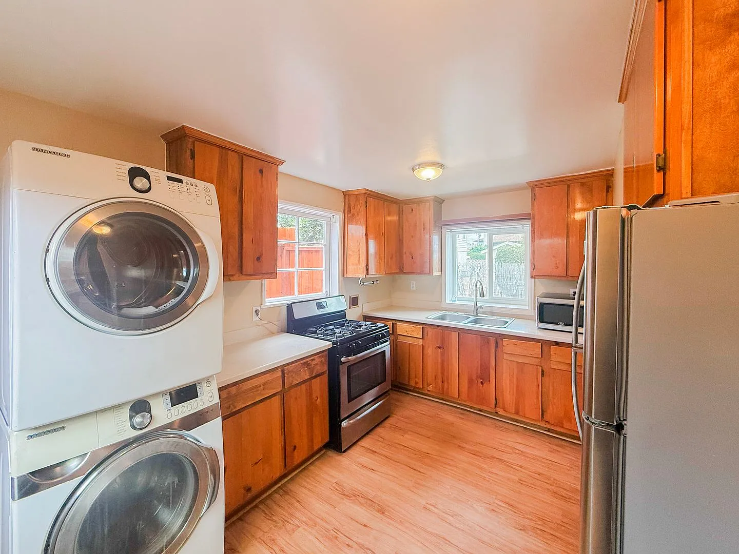 Charming Pet-Friendly Apartments in Central Chula Vista — Photo 4