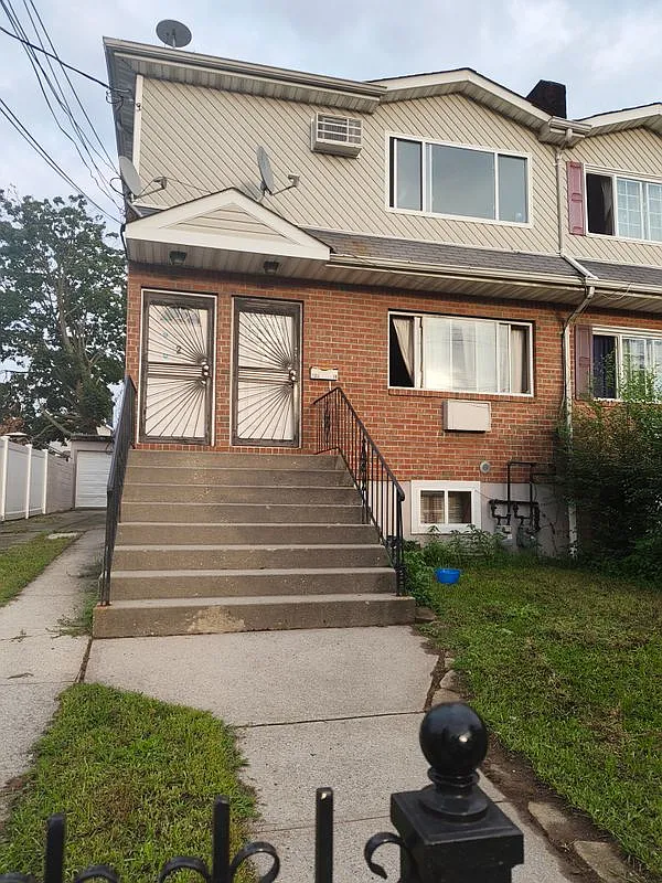 3 bed, 2.0 bath, 1800 sqft, $3,500 — Photo 1