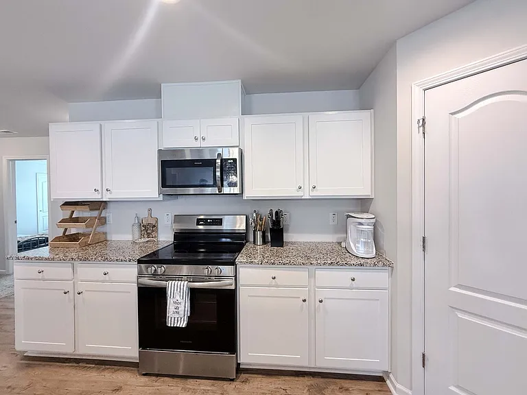 127 Arlington Dr — Photo 6