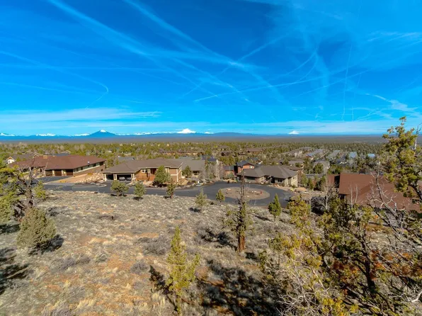 10670 Rockside Ct, Redmond, OR 97756