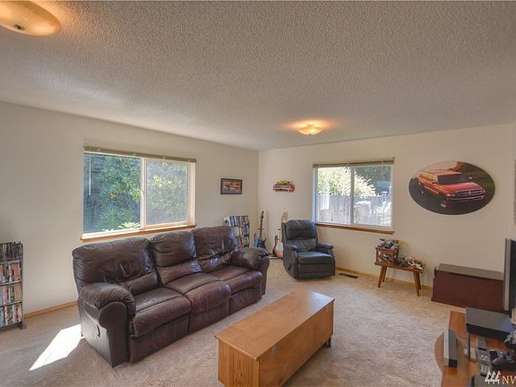 2nd image of 3628 Wesley Dr NW