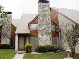 144 Quinlan St, Kerrville, TX 78028