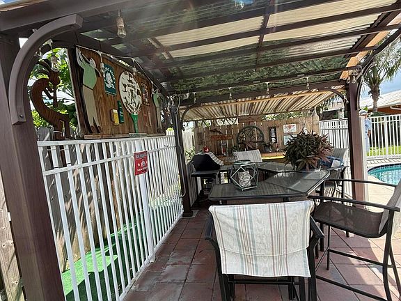4th image of 637 SW Sail Terrace
