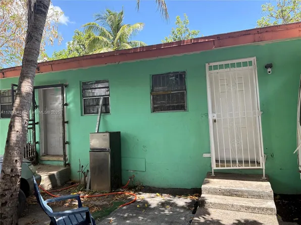 7803 NW Miami Pl, Miami, FL 33150