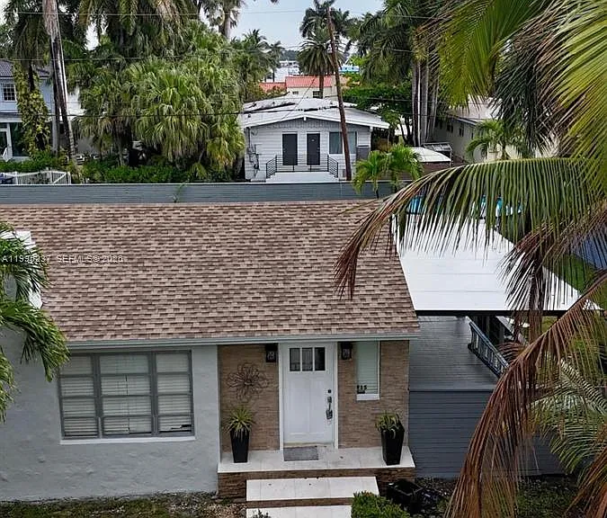 715 Hollywood Blvd — Photo 2
