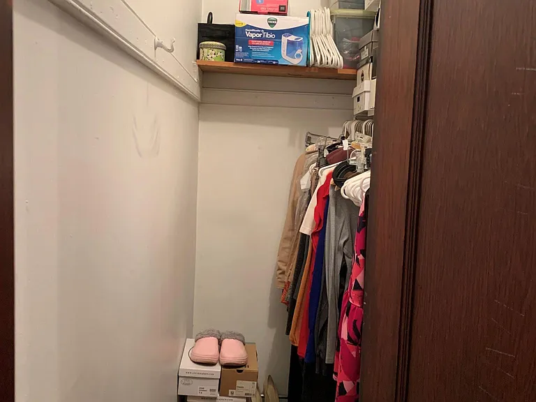 Middle unit closet.
