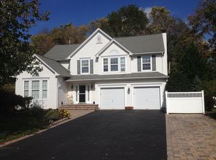 8 Halls Ln, Yardley, PA 19067