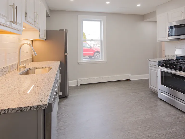 259 Calvary St #1 — Photo 4