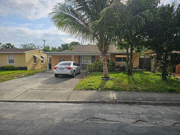 2nd image of 810 S D Street