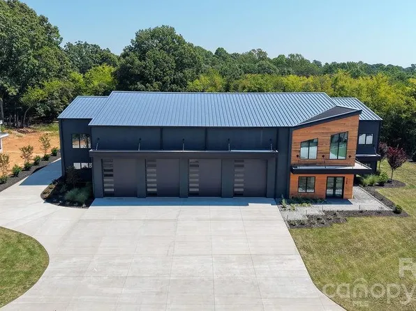 129 Sebring Dr, Mooresville, NC 28117