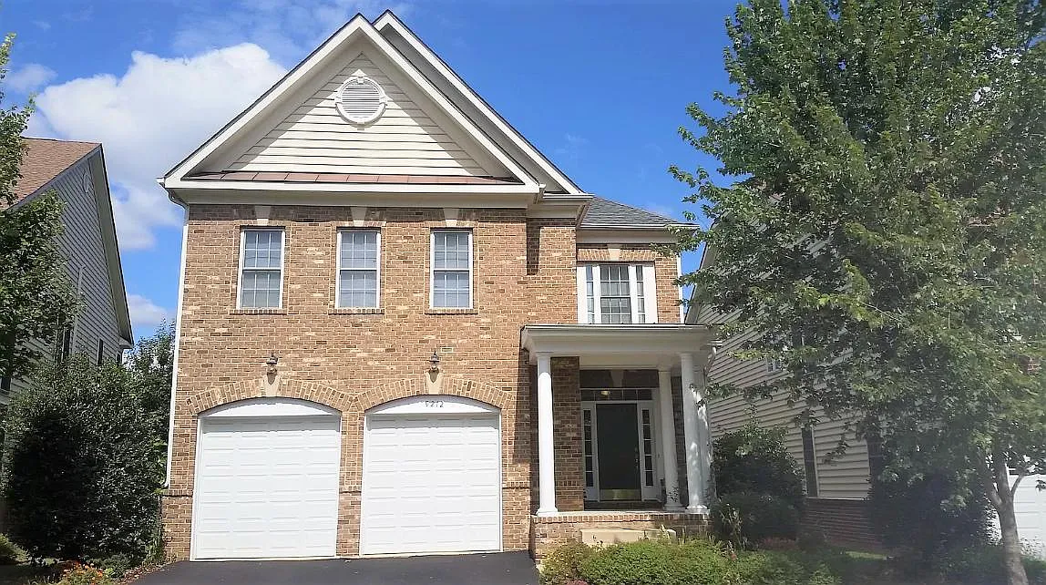 4 bed, 4.5 bath, 4500 sqft, $5,200 — Photo 1