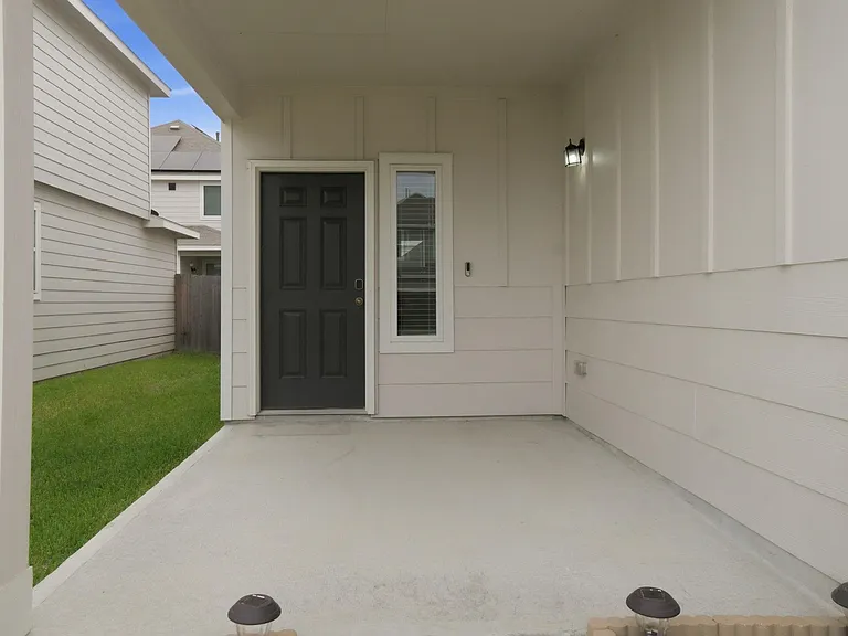 22210 Great Royal Ln — Photo 4