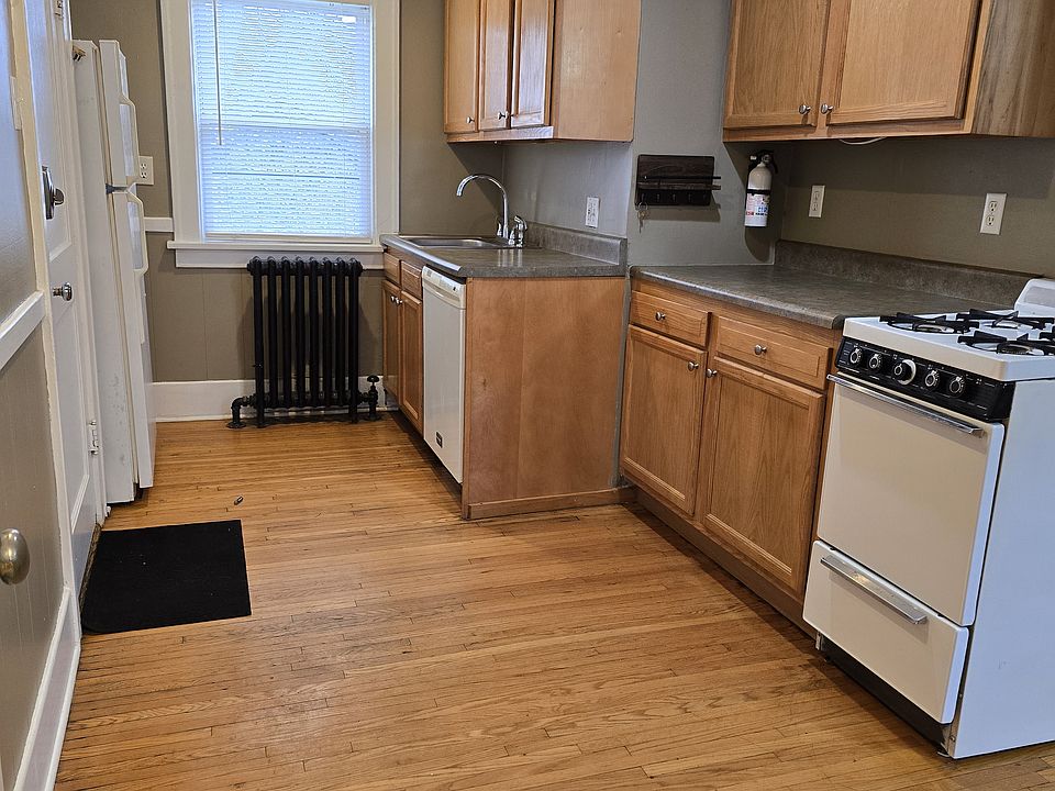 1st image of 48.5 Park Ave #9