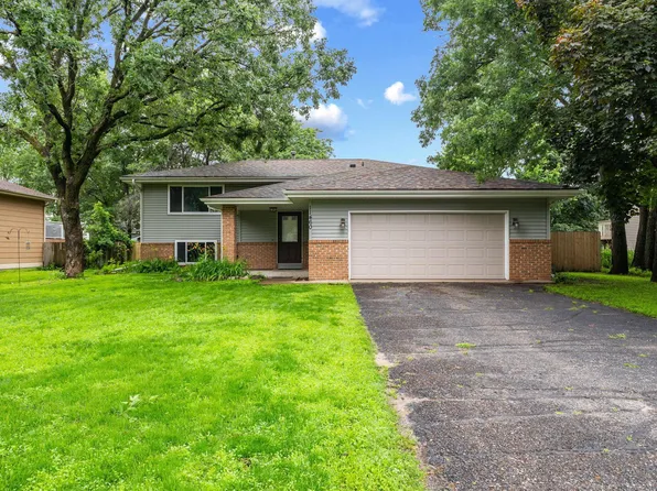 11460 Goldenrod St NW, Coon Rapids, MN 55448